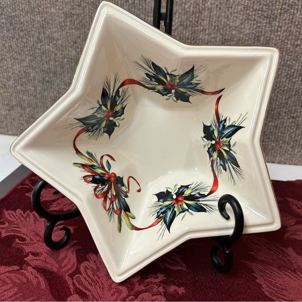 Lenox Winter Greetings Star Bowl Christmas Holiday EUC. 2.5”x7”‎ Pretty